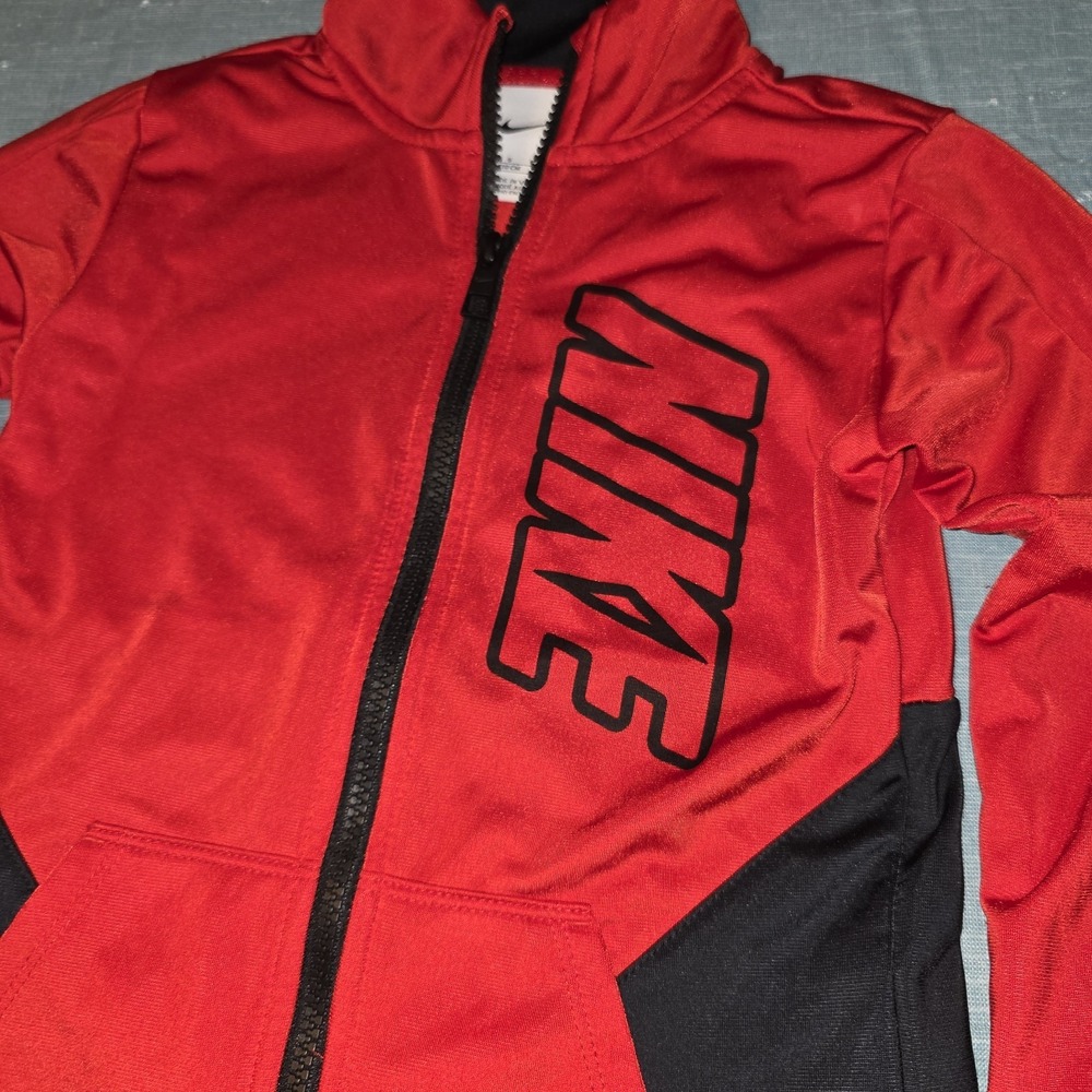 Boys Nike  Track Jacket Red Full Zip Youth Kids  - Size 4-5 Years - Picture 2 of 6